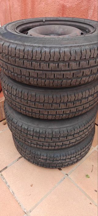 Lote 4 neumáticos