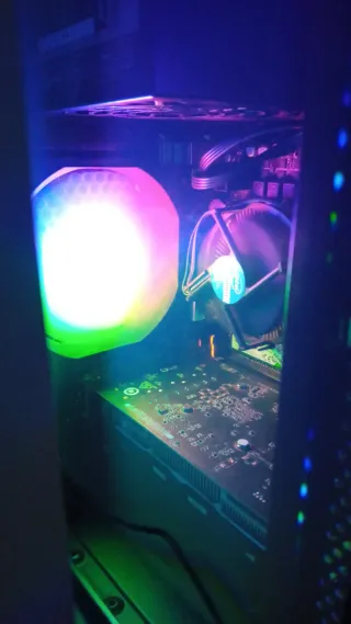 PC Gaming con luces RGB