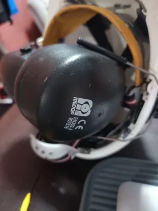 Casco seguridad JSP con orejeras