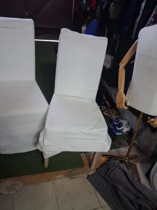 Juego de 4 sillas de tela blancas