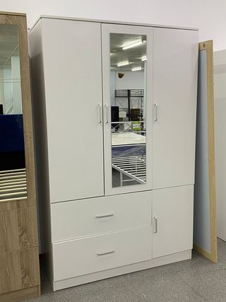 Armario nuevo en oferta !! de 3 puertas