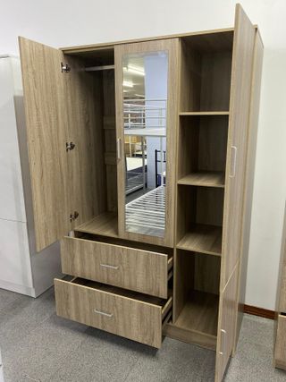 Armario de 3 puertas + espejo nuevo