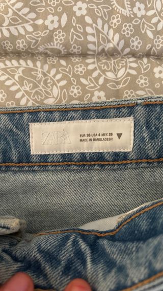 Pantalón vaquero Zara azul