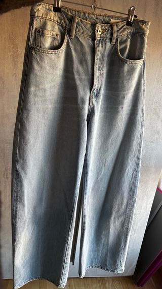 Pantalón vaquero Zara azul