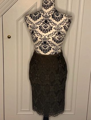 Falda Guess encaje verde oliva