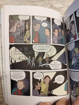 Intrusos: El misterio del lago (Spanish Edition)