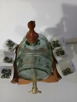 Botticella con 6 bicchierini decorati