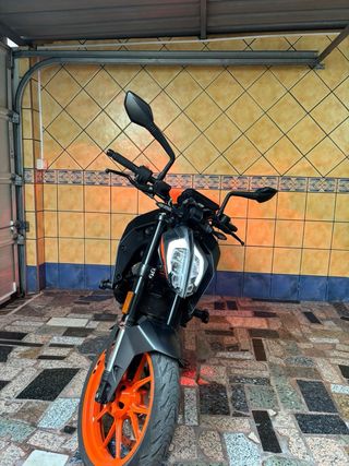 KTM Duke 125 Negra/Naranja