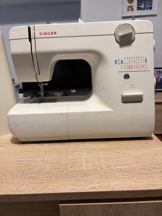 Máquina de coser Singer con funda