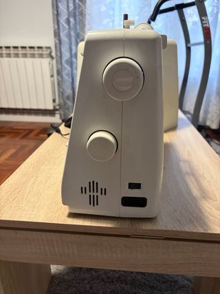 Máquina de coser Singer con funda