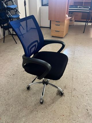 Silla de oficina ergonómica azul y negra