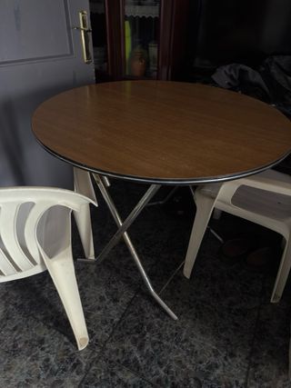 Mesa redonda de madera 136 cm