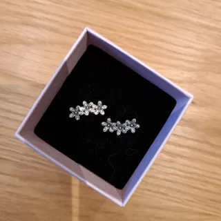 Orecchini tris di margherite Pandora argento