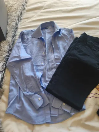 Camisa azul y pantalón negro camisa s, pantalón 40