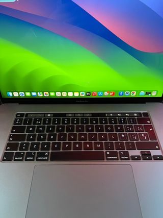 MacBook Pro 16 i7 32GB RAM 500GB SSD