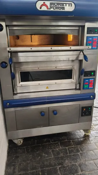 Horno de pizza, pan, asados,pasteles, etc,Moretti.