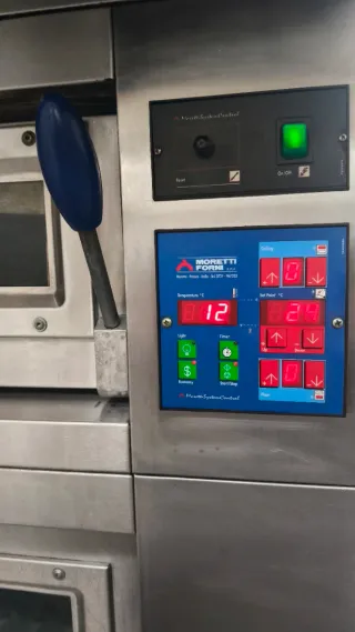 Horno de pizza, pan, asados,pasteles, etc,Moretti.