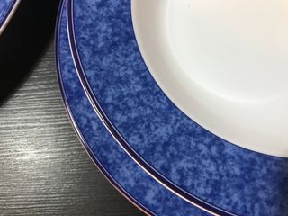 Vajilla 19 piezas azul y blanco, años 90. Nueva.