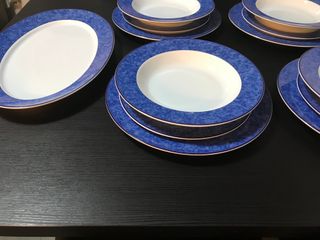 Vajilla 19 piezas azul y blanco, años 90. Nueva.