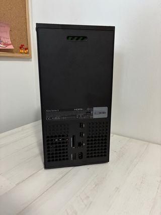 ¡NEGOCIABLE! Xbox Series X + batería recargable