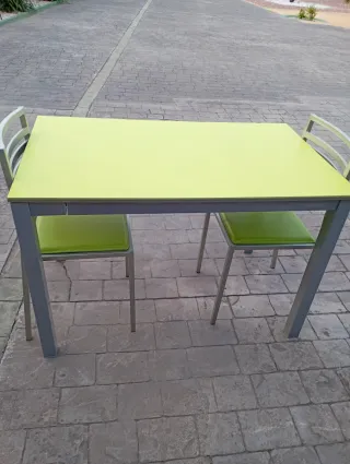 Mesa extensible cocina con 2 sillas