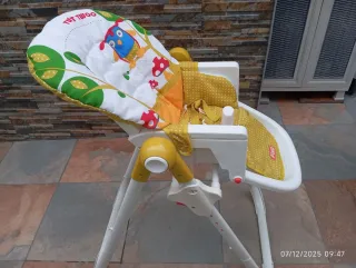 Trona infantil Piku con cojín estampado