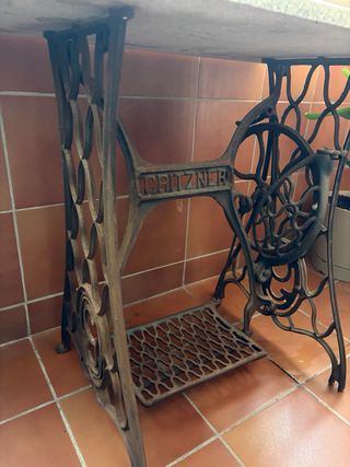 Pie de máquina de coser GRITZEN