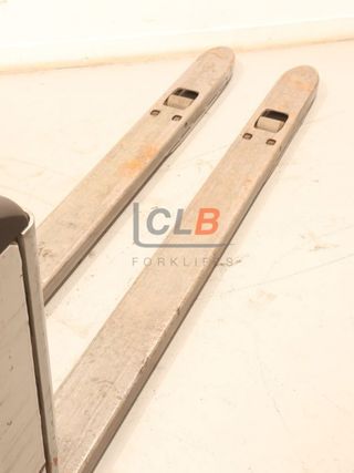 Ref. M-6377 Transpaleta Eléctrica Plataforma STILL EXU-S 24