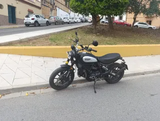 Ducati Scrambler 800 Icon Black
