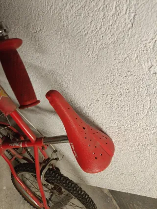 Bicicleta BMX Universal Roja