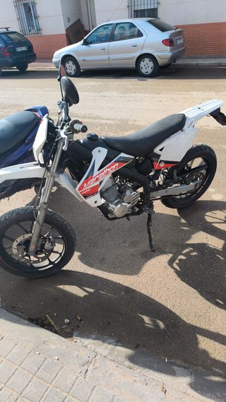 Rieju Marathon 125 Supermotard Roja y Blanca