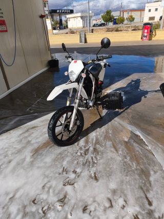 Rieju Marathon 125 Supermotard Roja y Blanca