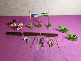 Lote Medieval Playmobil: Caballos y Figuras