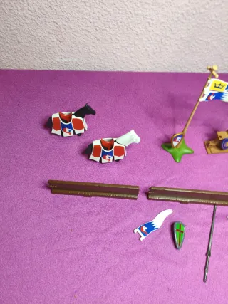 Lote Medieval Playmobil: Caballos y Figuras