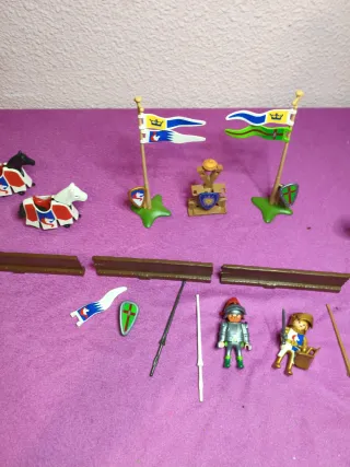 Lote Medieval Playmobil: Caballos y Figuras
