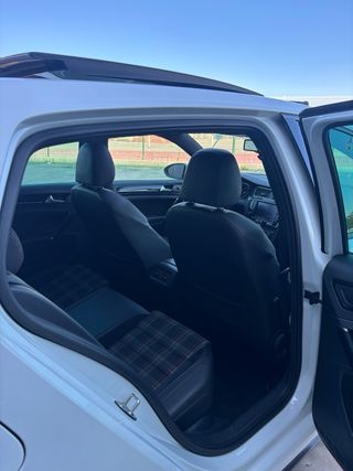 Volkswagen Golf GTI MK7 2.0 TSI DSG7 (2014)