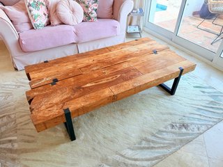 Mesa de centro de madera rústica