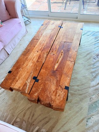 Mesa de centro de madera rústica