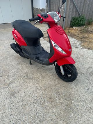 Piaggio Zip Scooter