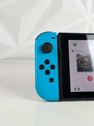 Nintendo Switch V2 + Monster Hunter Rise