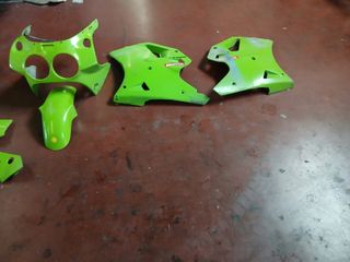 Carenados y depósito Kawasaki ZXR 750 verde