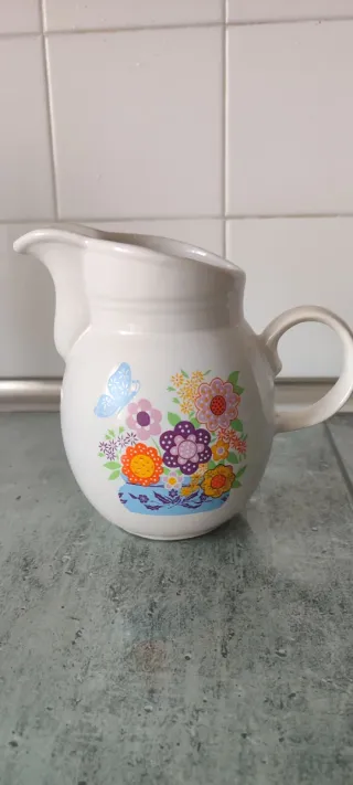 Jarra cerámica flores y mariposa