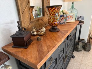 Mueble castellano en madera de cerezo y pino