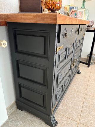 Mueble castellano en madera de cerezo y pino