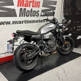 YAMAHA XSR700