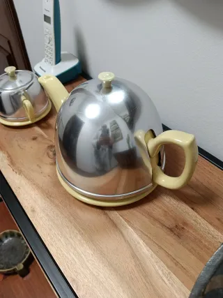 Cafetera Retro Años 60.Azucarero va aparte.