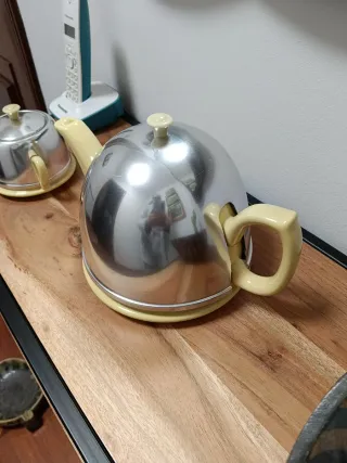 Cafetera Retro Años 60.Azucarero va aparte.