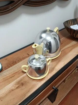 Cafetera Retro Años 60.Azucarero va aparte.