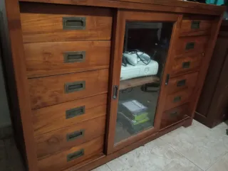 Mueble de madera con cristal135cm por85cm de alto