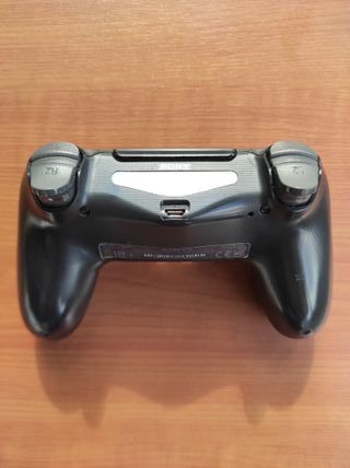 PLAYSTATION 4 FAT 1TB + CONTROLLER E VENTOLA